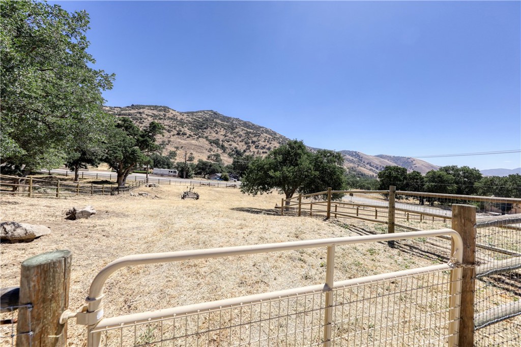 25904 Bear Valley Road Tehachapi, CA 93561 - Photo 55 of 66