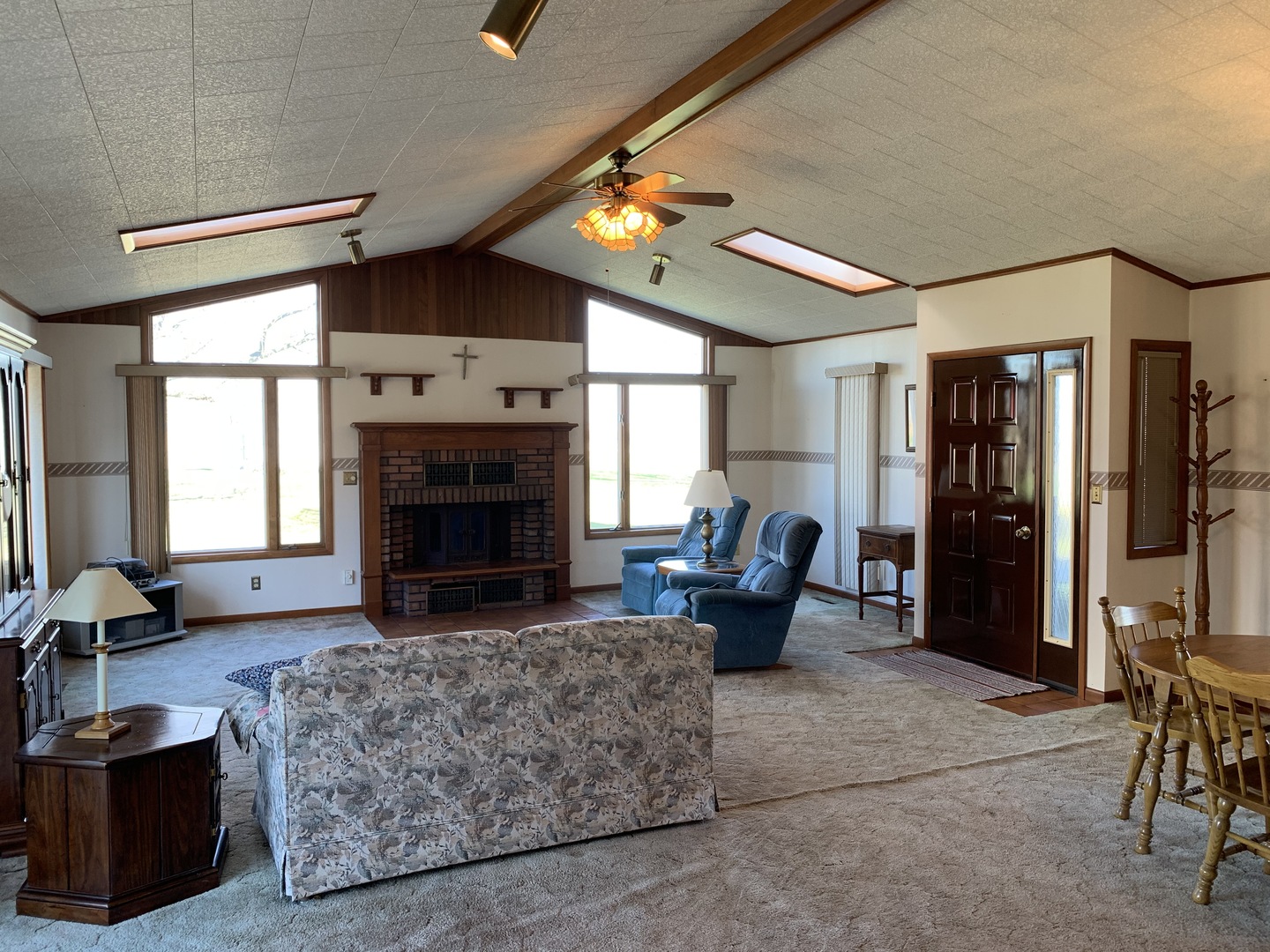 4416 South 14000W Road Buckingham, IL 60917 - Photo 7 of 26