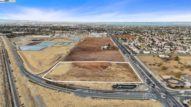 $595,000 | Empire Avenue, Oakley, CA 94561