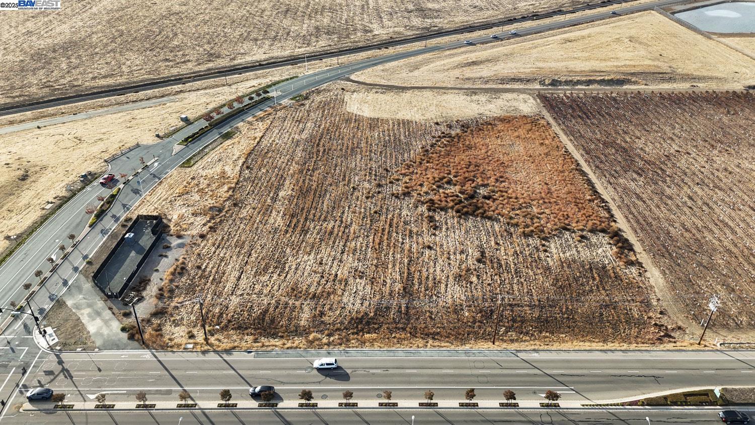 Empire Avenue Oakley, CA 94561 - Photo 3 of 28 a view of sky from a window