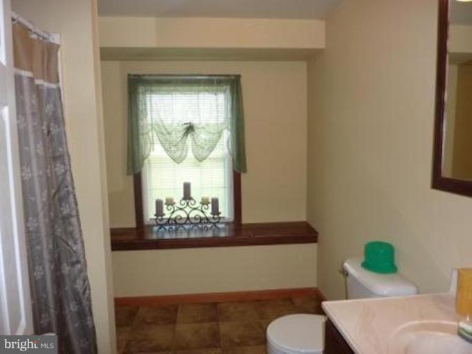 11637 Cemetery Road Bealeton, VA 22712 - Photo 14 of 17 Bath #3