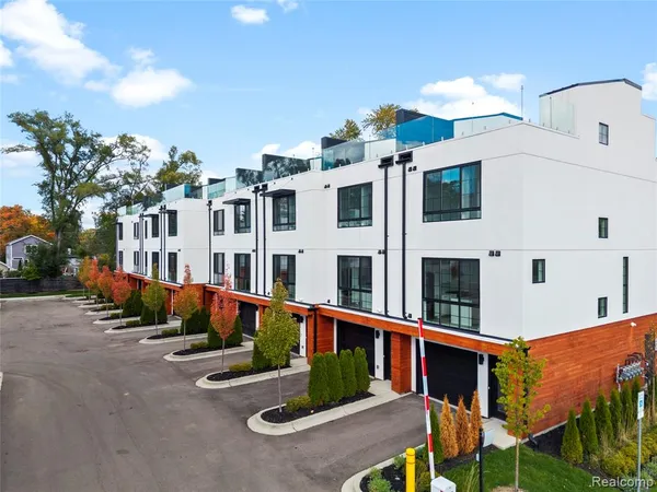 $599,000 | 533 East Harrison Avenue, Unit 30, Royal Oak, MI 48067