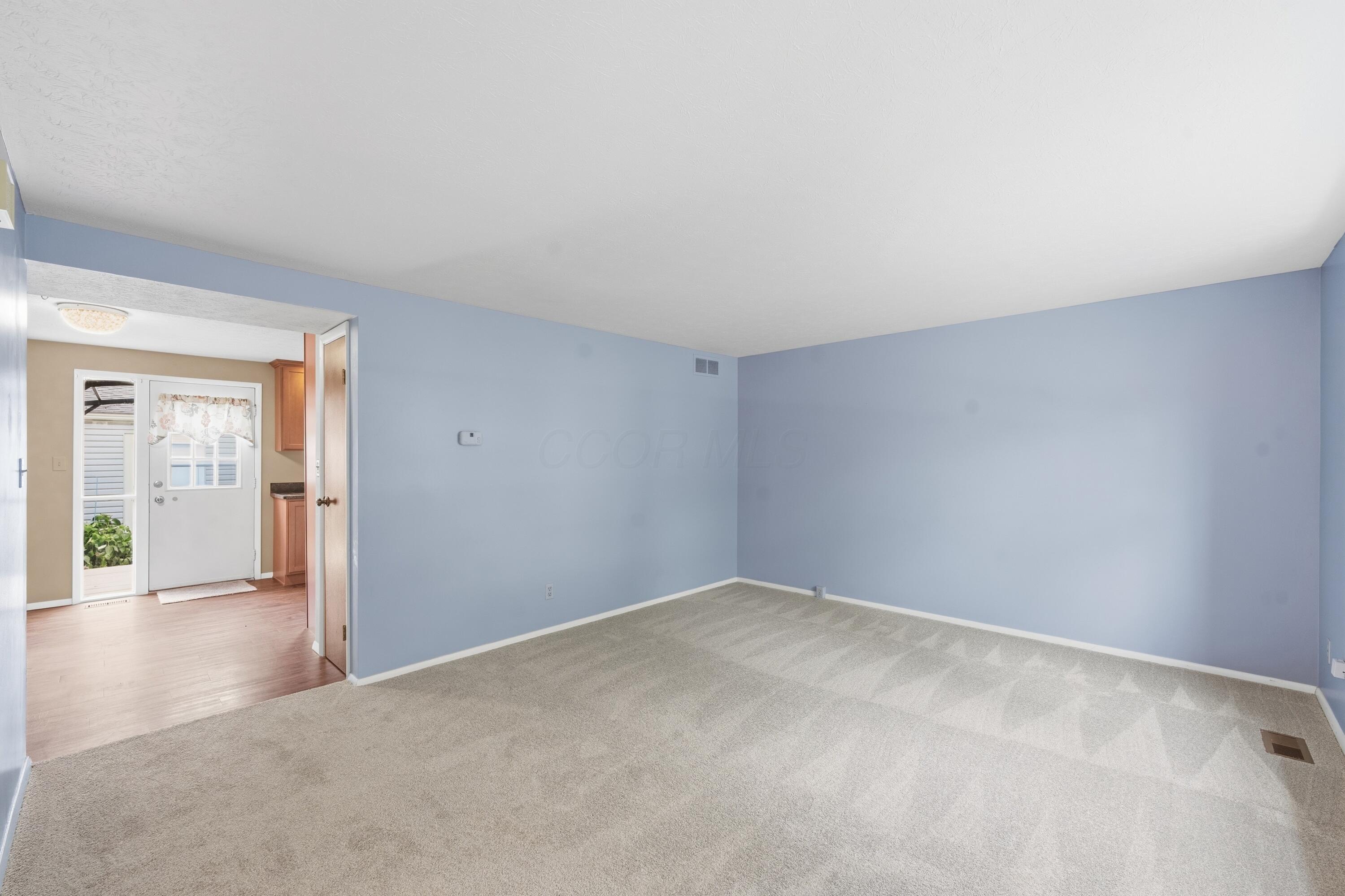 3015 Colony Lane Springfield, OH 45503 - Photo 12 of 29 Livingroom(1)