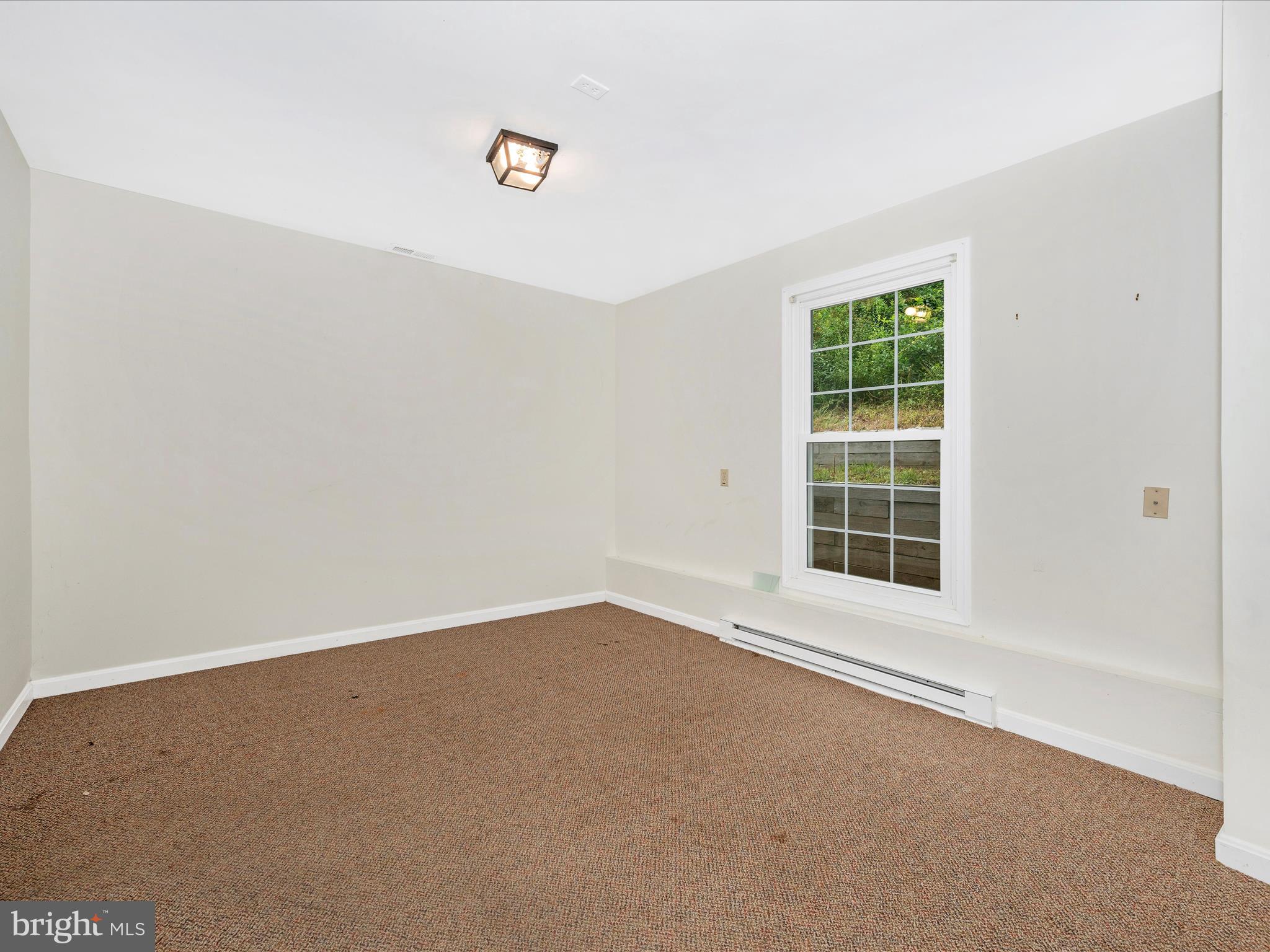 7501 Ridge Road Frederick, MD 21702 - Photo 3 of 52 Living Room