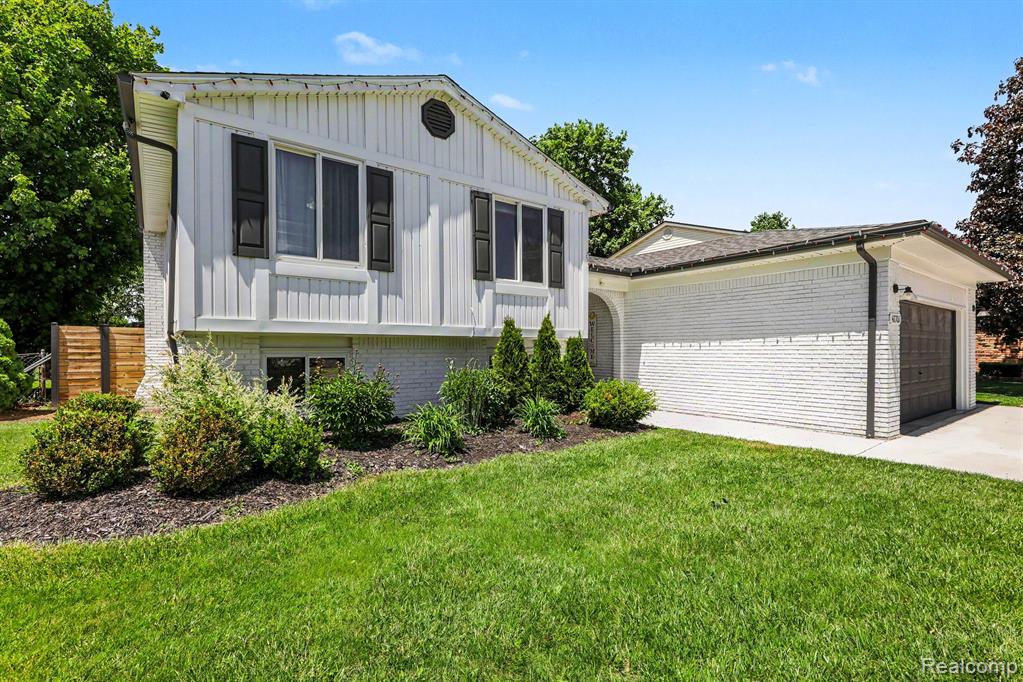 47701 Concord Road Macomb, MI 48044 - Photo 4 of 34