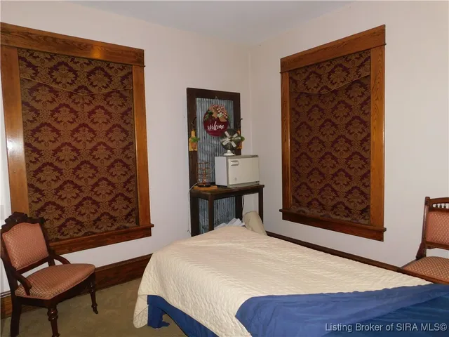 $274,900 | 301 East Market Street, Salem, IN 47167