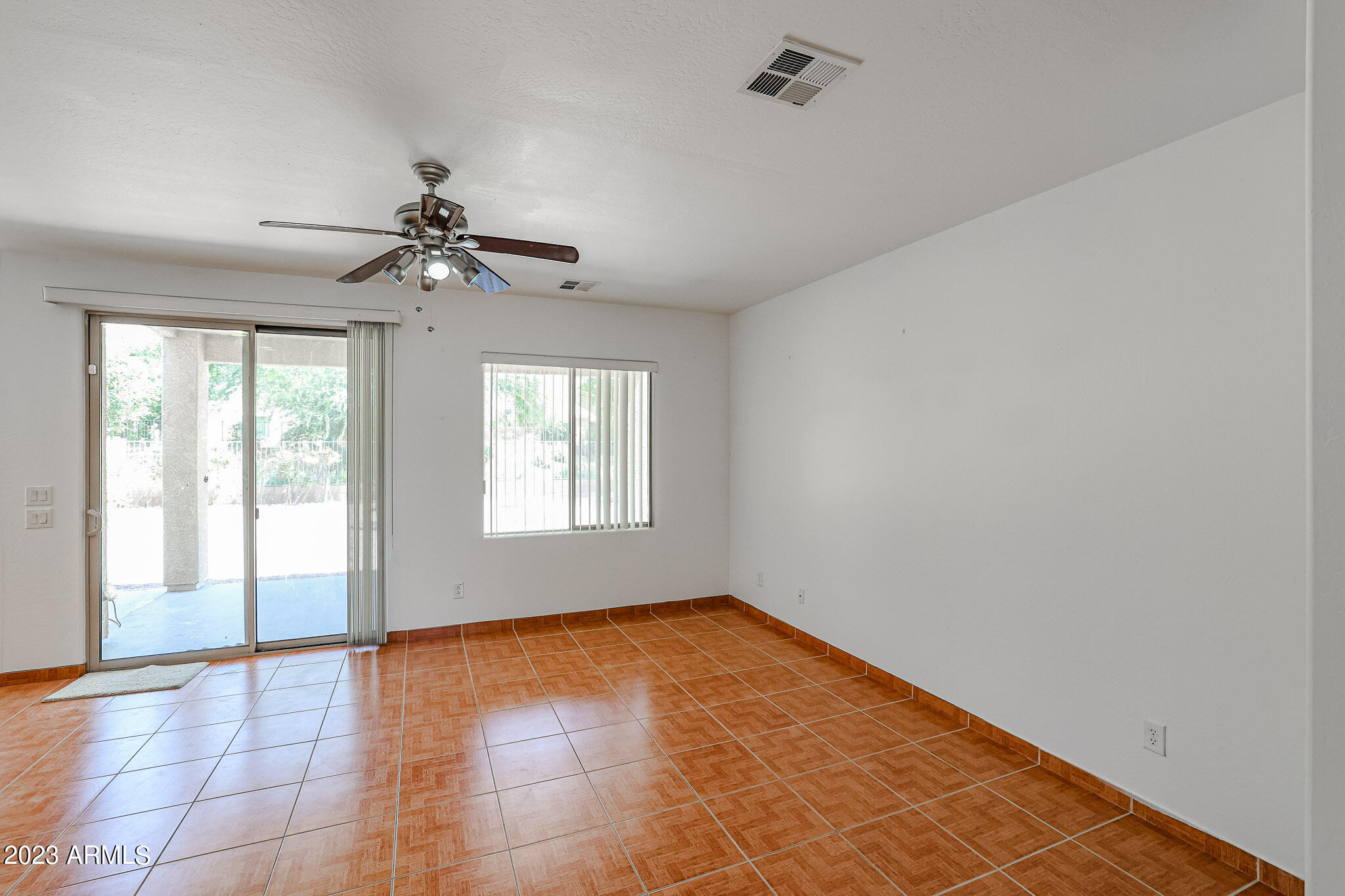 7202 West Ocotillo Road Glendale, AZ 85303 - Photo 4 of 37 Gallery Image 4