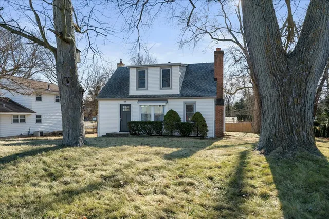 $290,000 | 318 East Liberty Street, Wauconda, IL 60084