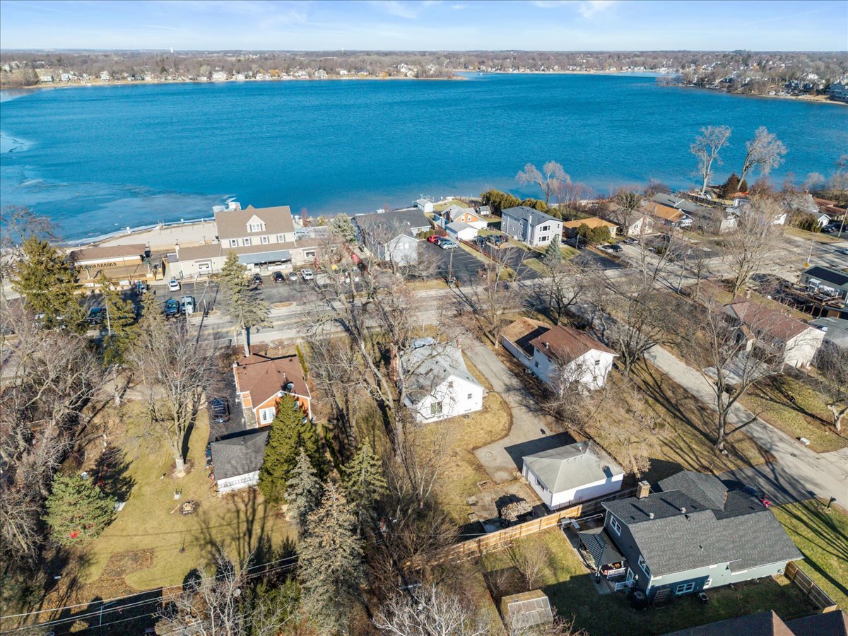 318 East Liberty Street Wauconda, IL 60084 - Photo 28 of 30 an aerial view of ocean and residential houses with outdoor space