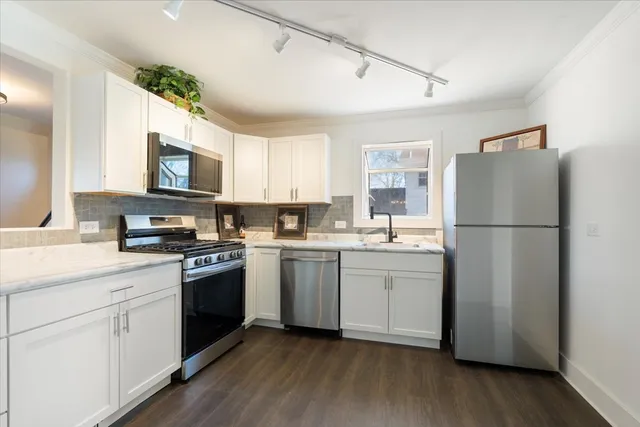 $290,000 | 318 East Liberty Street, Wauconda, IL 60084