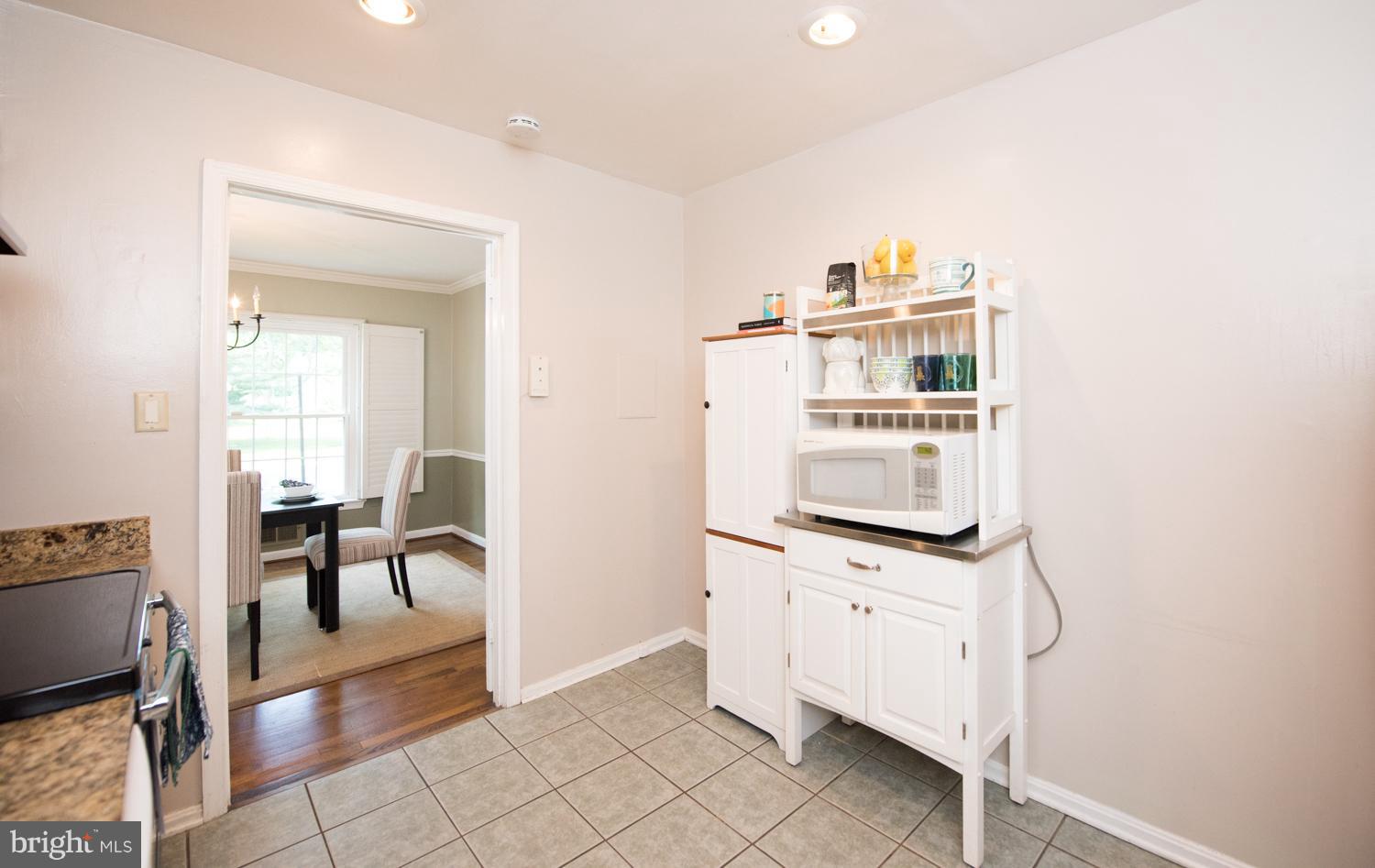 10943 Amherst Avenue Silver Spring, MD 20902 - Photo 5 of 25 Microwave & additional storage conveys!