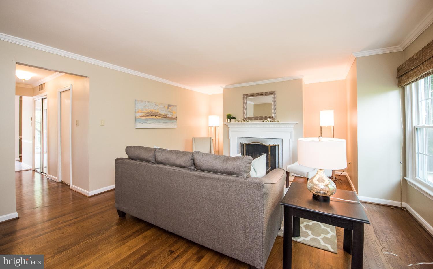 10943 Amherst Avenue Silver Spring, MD 20902 - Photo 7 of 25 Living Room