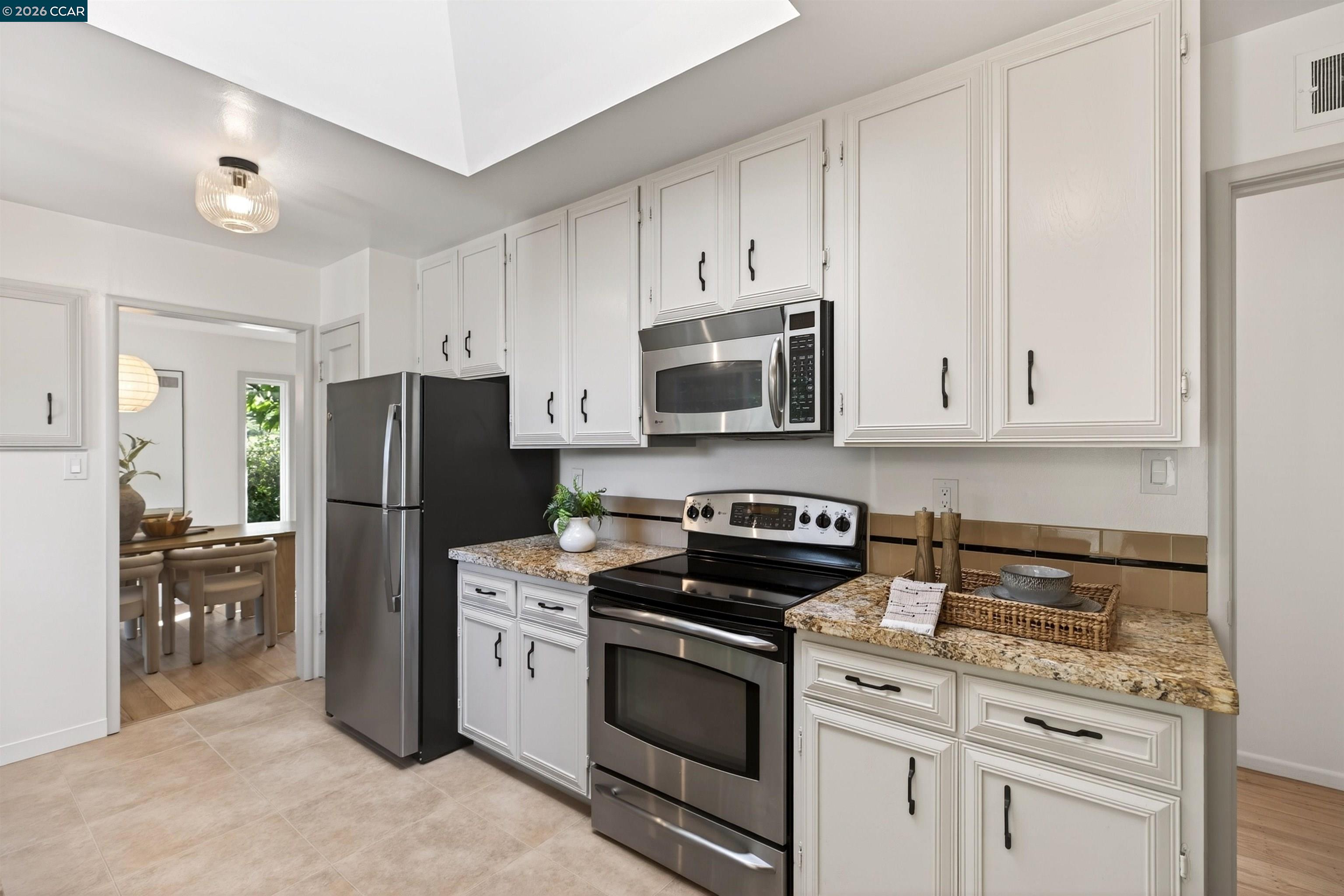 218 Overhill Road Orinda, CA 94563 - Photo 10 of 28