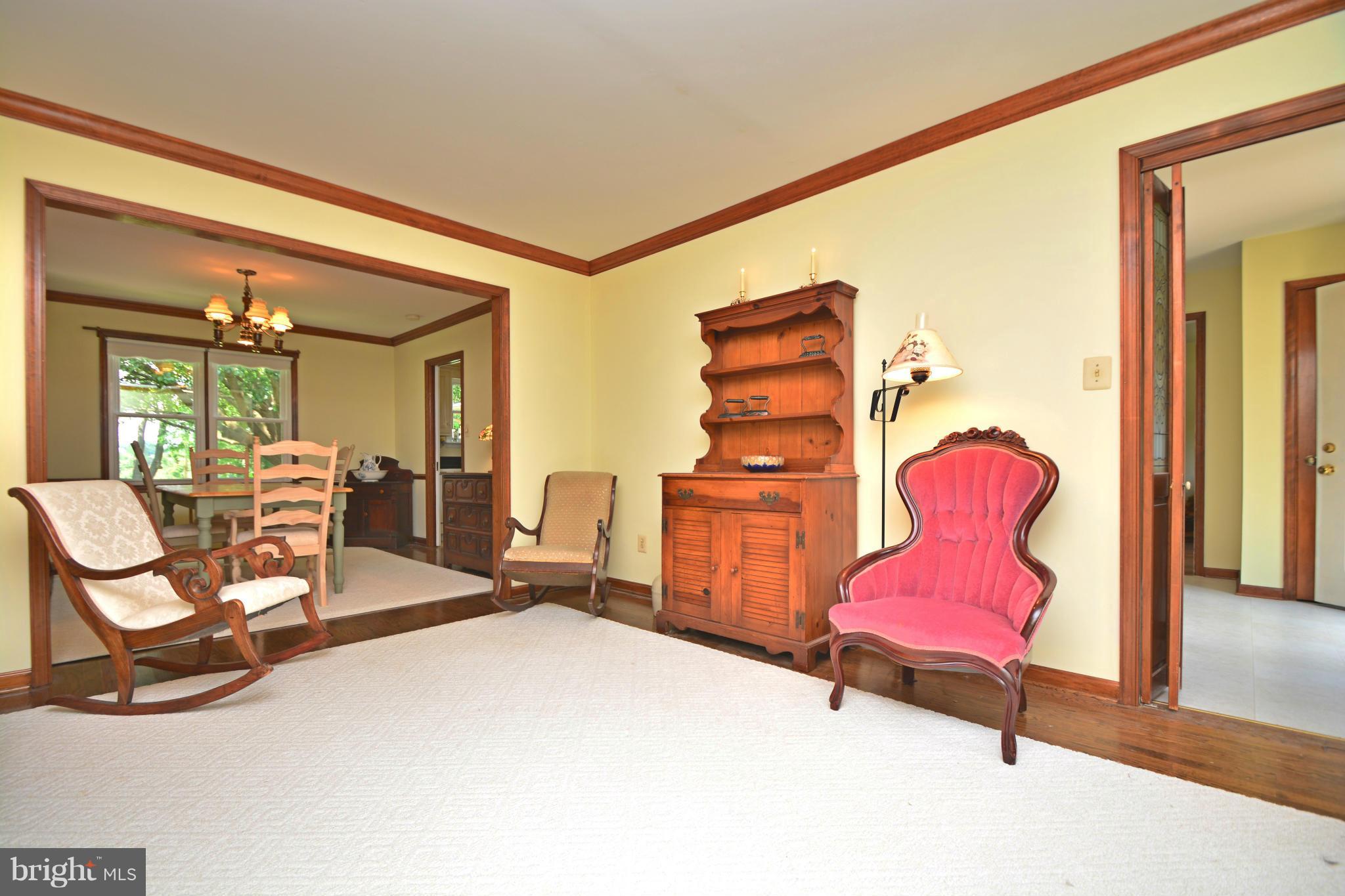 13908 Glen High Road Baldwin, MD 21013 - Photo 3 of 30 Living Room