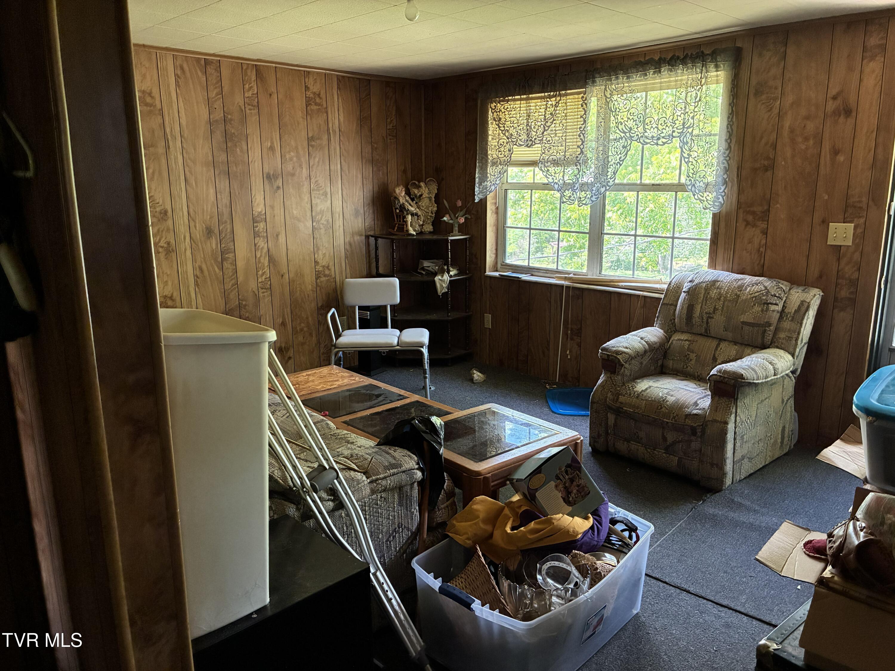 940 Middle Creek Road Afton, TN 37616 - Photo 58 of 80 apartment living room pic 2