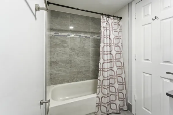 $2,200 | 11477 Northwest 39th Court, Unit 203, Coral Springs, FL 33065