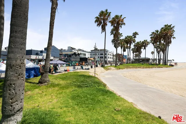 $3,695,000 | 21 Park Avenue, Venice, CA 90291