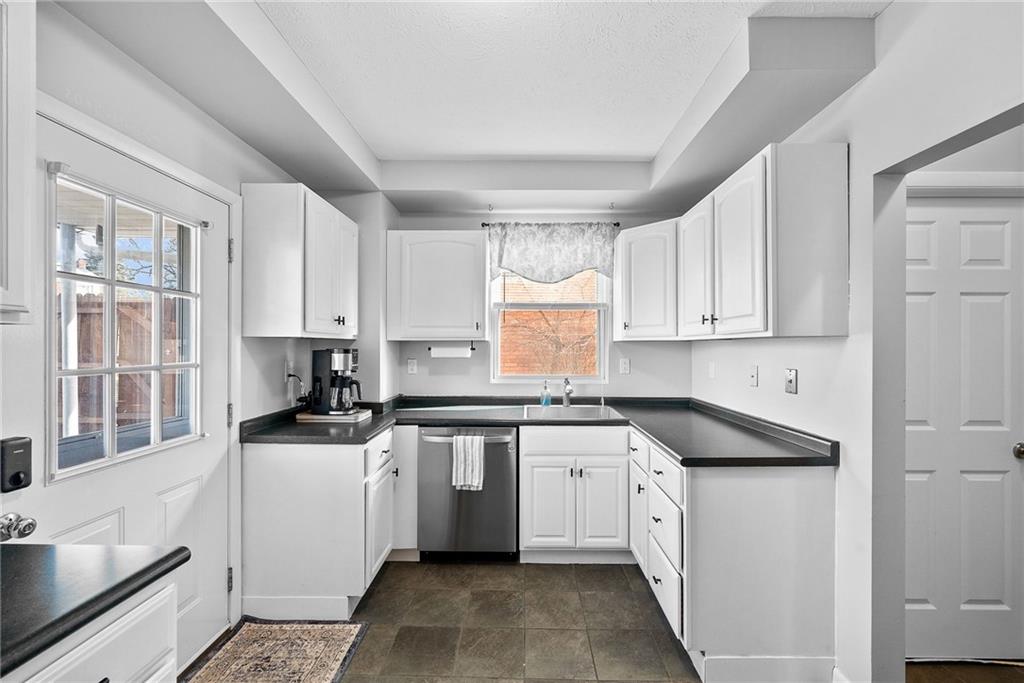 999 Forsythe Road Carnegie, PA 15106 - Photo 16 of 50 Gallery Image 16