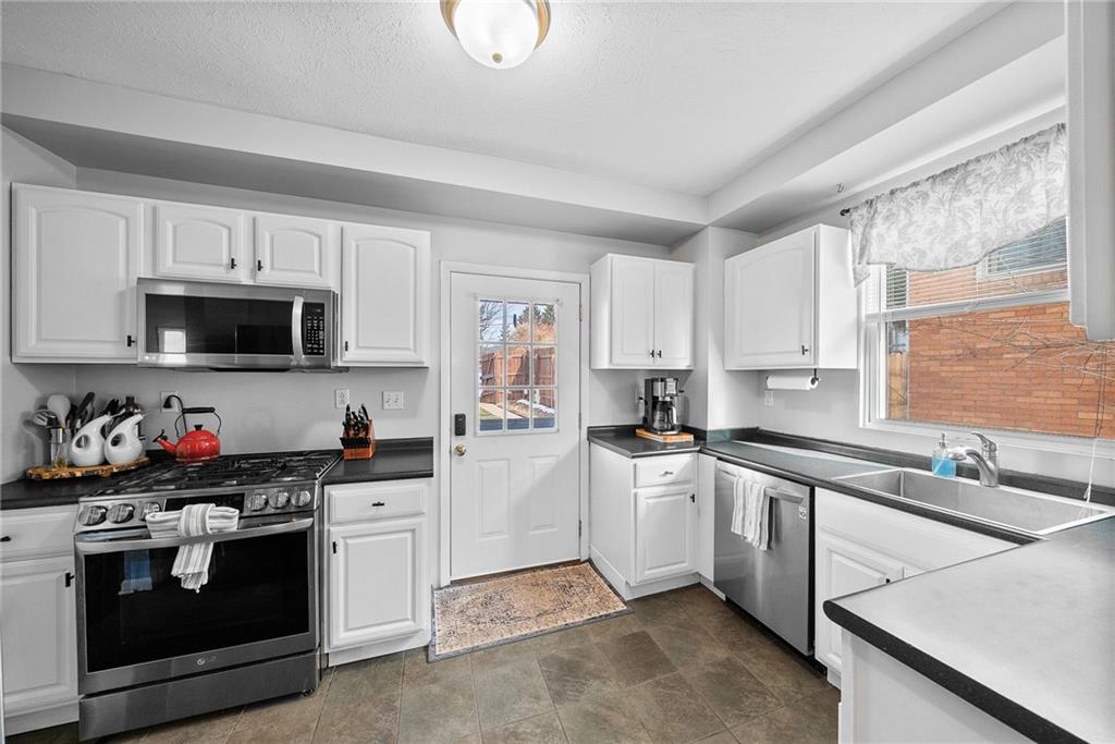 999 Forsythe Road Carnegie, PA 15106 - Photo 17 of 50 Gallery Image 17