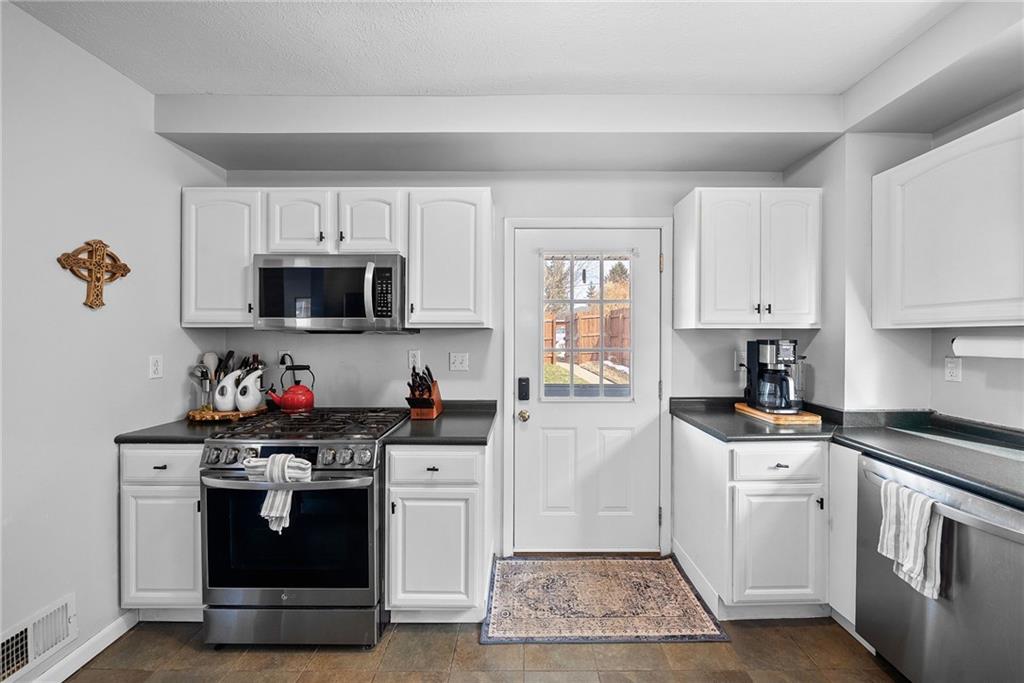 999 Forsythe Road Carnegie, PA 15106 - Photo 19 of 50 Gallery Image 19