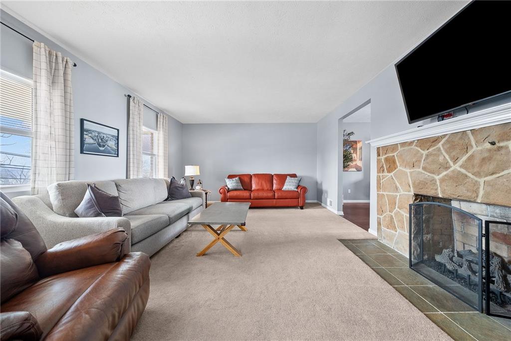 999 Forsythe Road Carnegie, PA 15106 - Photo 9 of 50 Gallery Image 9