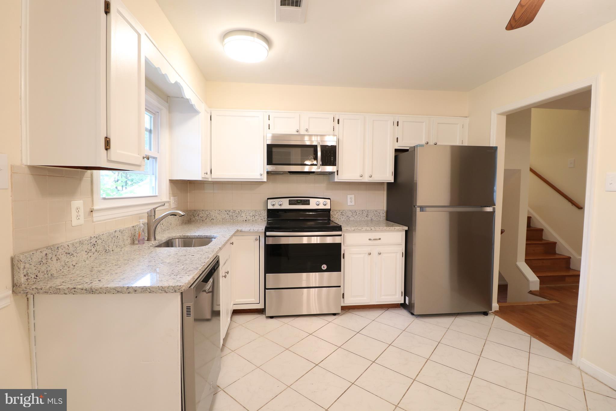 1303 East Jefferson Road Sterling, VA 20164 - Photo 11 of 30 Kitchen