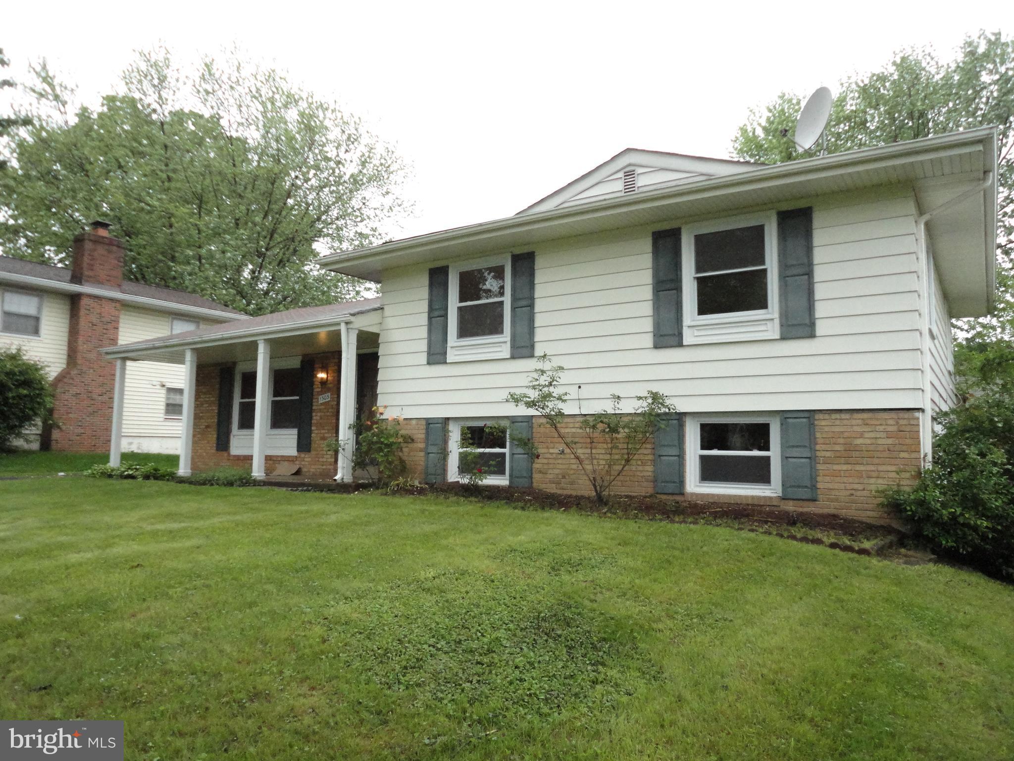 1303 East Jefferson Road Sterling, VA 20164 - Photo 3 of 30 Exterior (Front)