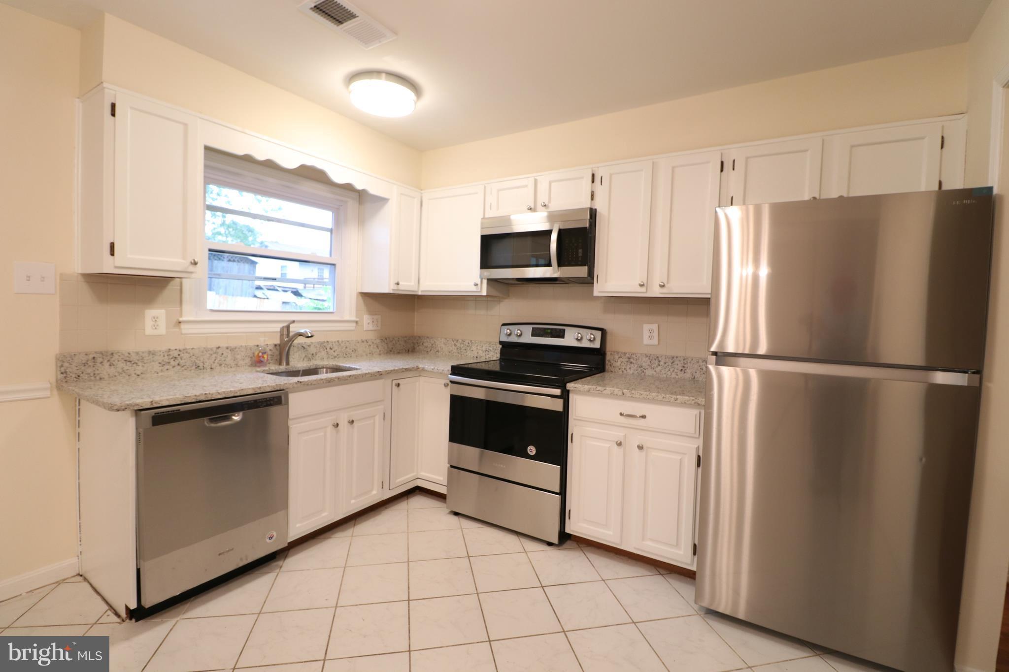 1303 East Jefferson Road Sterling, VA 20164 - Photo 10 of 30 Kitchen
