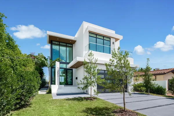$7,690,000 | 1351 Stillwater Drive, Miami Beach, FL 33141
