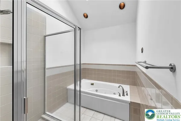 $3,200 | 5721 Crawford Drive, Bethlehem, PA 18017