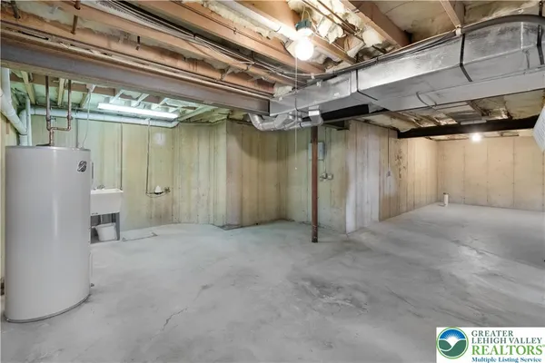 $3,200 | 5721 Crawford Drive, Bethlehem, PA 18017