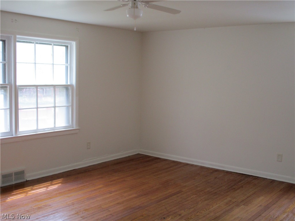 16035 Henley Road Cleveland, OH 44112 - Photo 13 of 25 Master bedroom