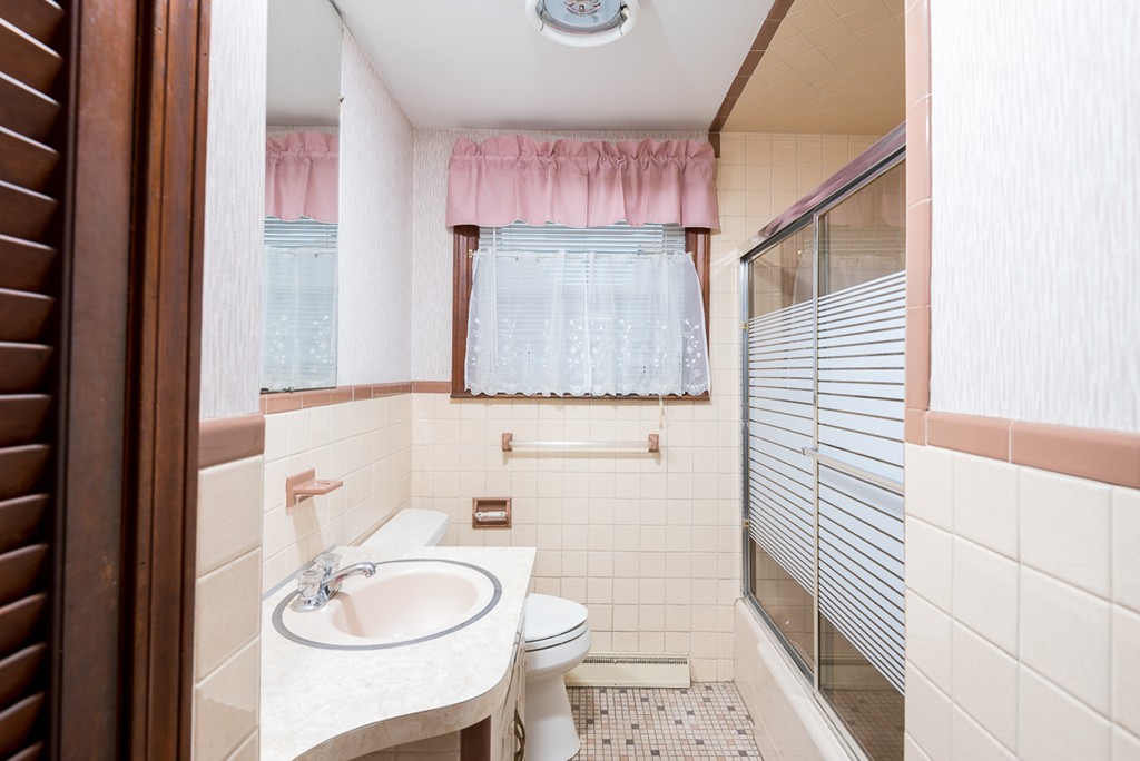 33 Anna Road Weymouth, MA 02191 - Photo 14 of 26 Gallery Image 14