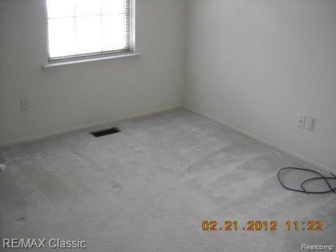 230 Pine Tree Ridge, Unit 4 Waterford, MI 48327 - Photo 9 of 13 Pine Tree Ridge 230 2-21-12-tt (