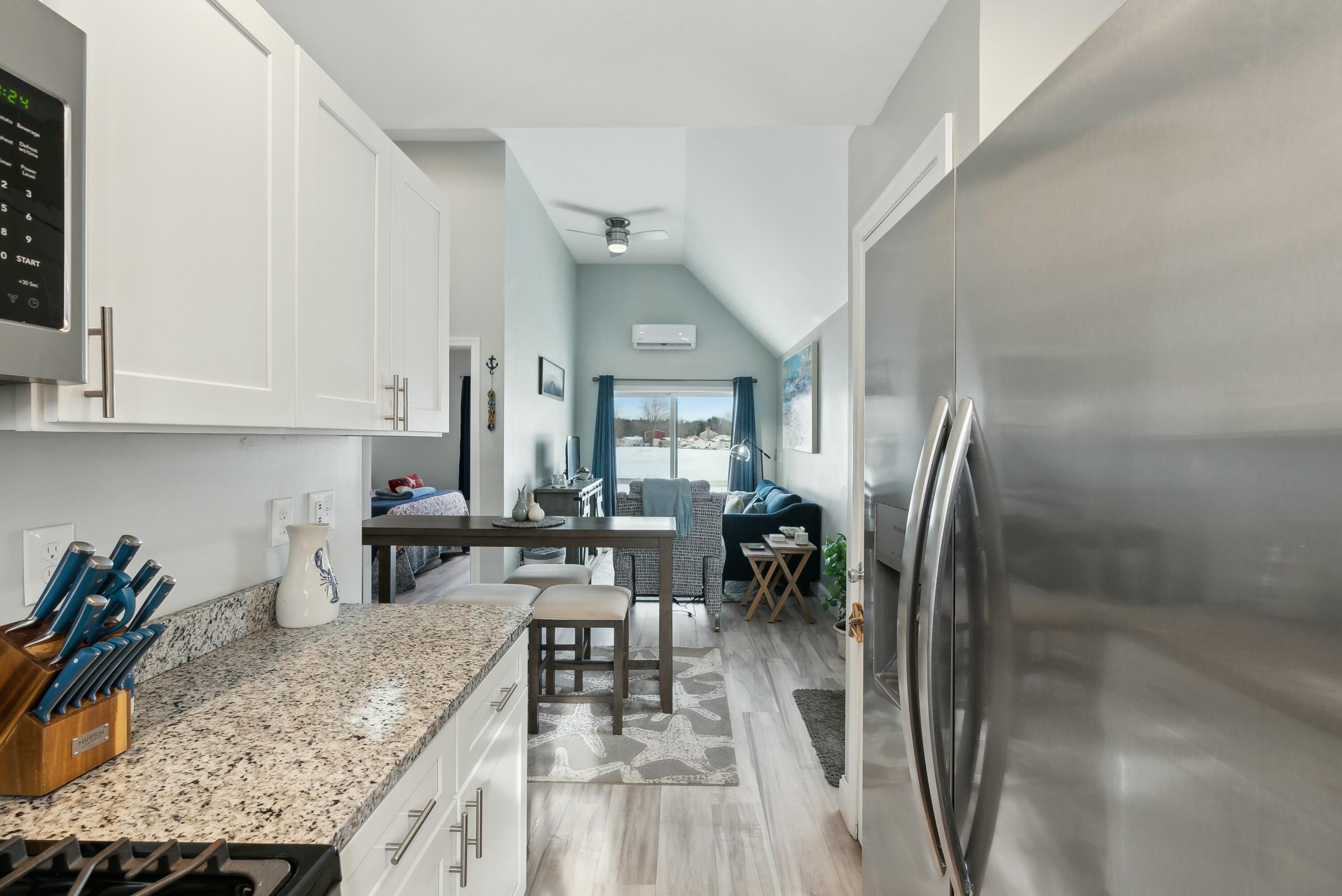 994 Portland Road, Unit 11 Saco, ME 04072 - Photo 4 of 27 994 Portland Rd #11