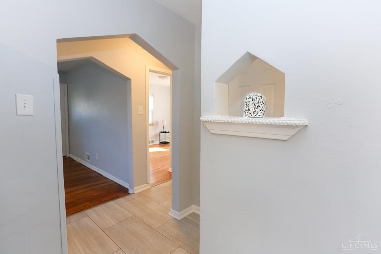 2817 West Galbraith Road Cincinnati, OH 45239 - Photo 11 of 27 Gallery Image 11