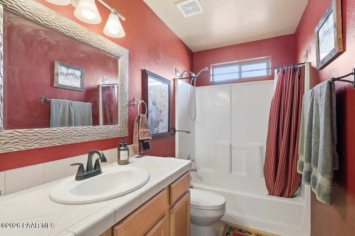 2550 West Canta Libre Road Chino Valley, AZ 86323 - Photo 18 of 33 Bathroom 1