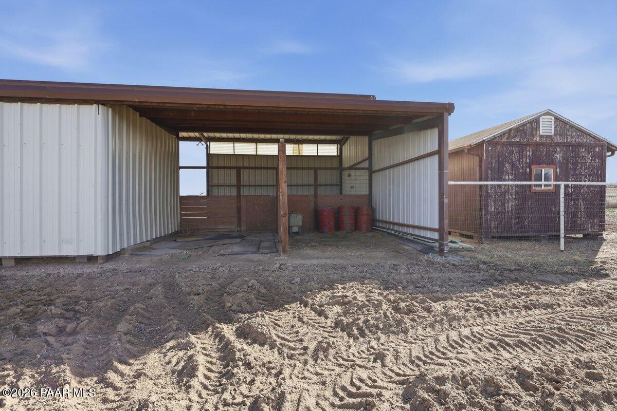 2550 West Canta Libre Road Chino Valley, AZ 86323 - Photo 28 of 33 Horse stables