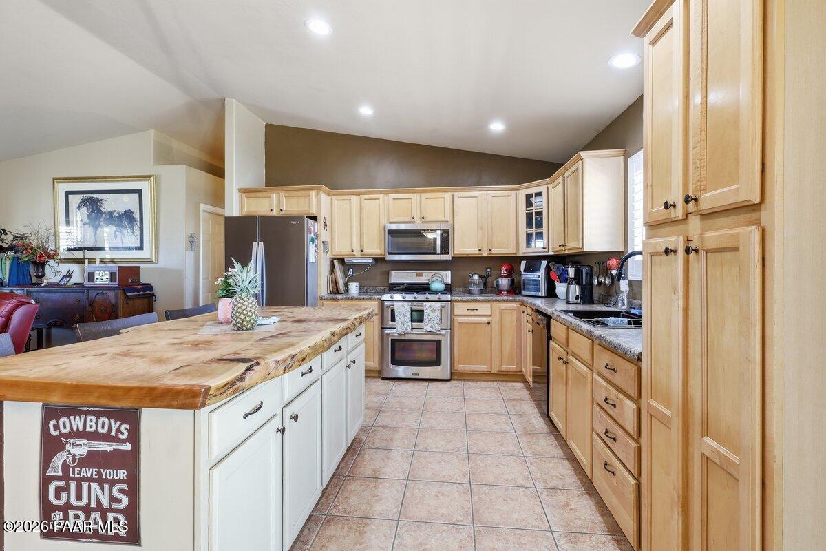 2550 West Canta Libre Road Chino Valley, AZ 86323 - Photo 10 of 33 Kitchen 3