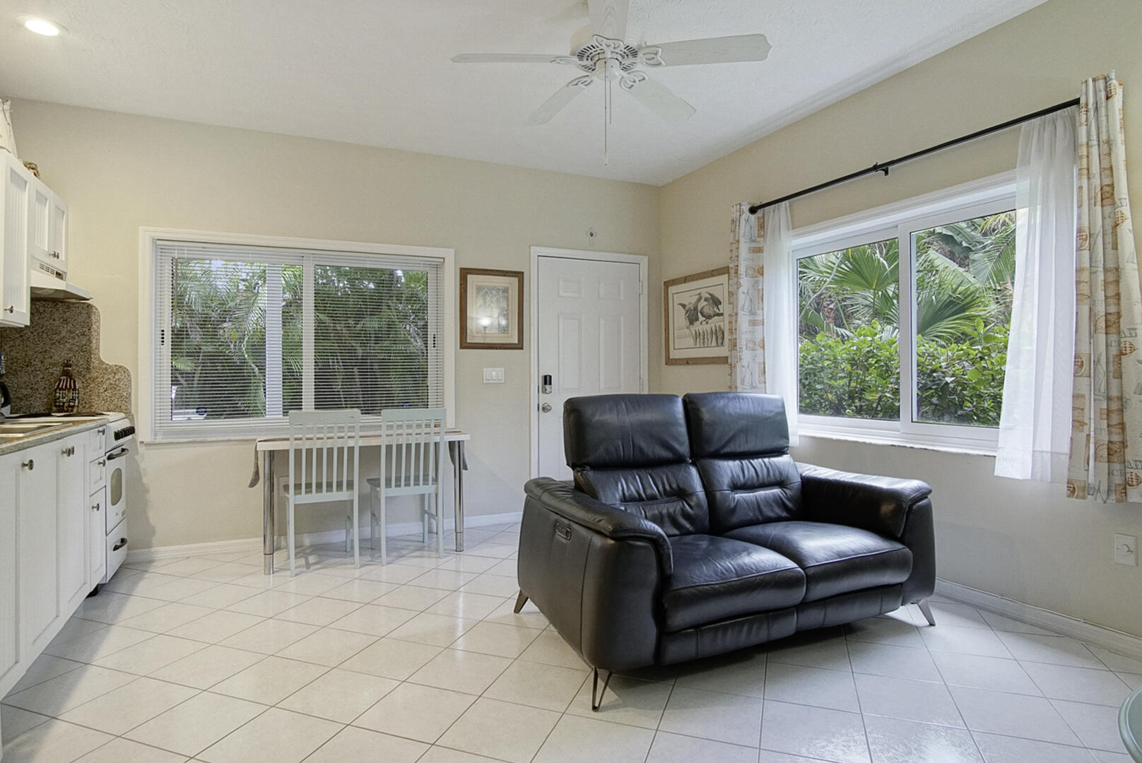 413 Hernando Street Fort Pierce, FL 34949 - Photo 26 of 43 Unit 2 Great Room