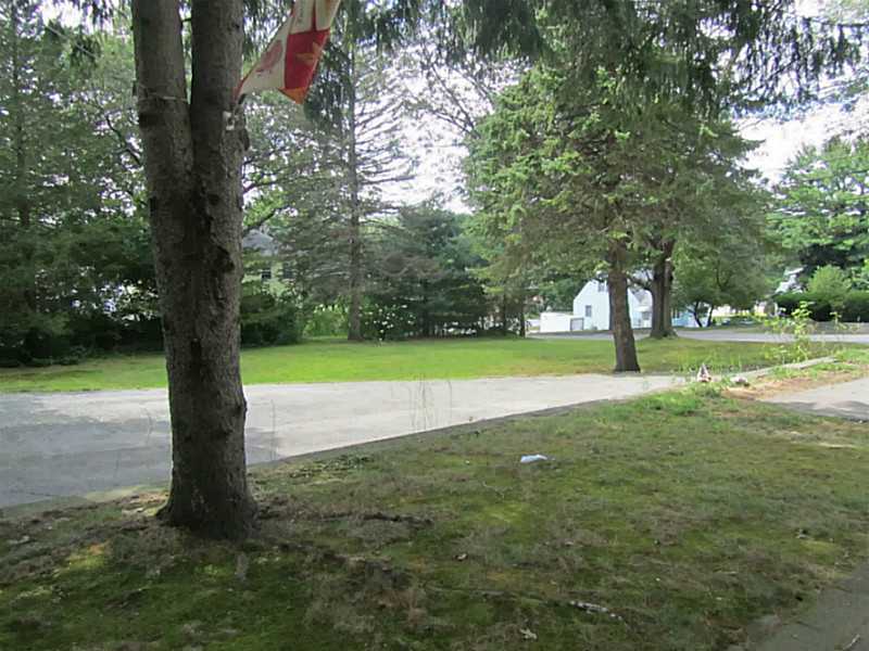 5 Whipple Road Smithfield, RI 02917 - Photo 8 of 21 Exterior Front. View from driveway to street