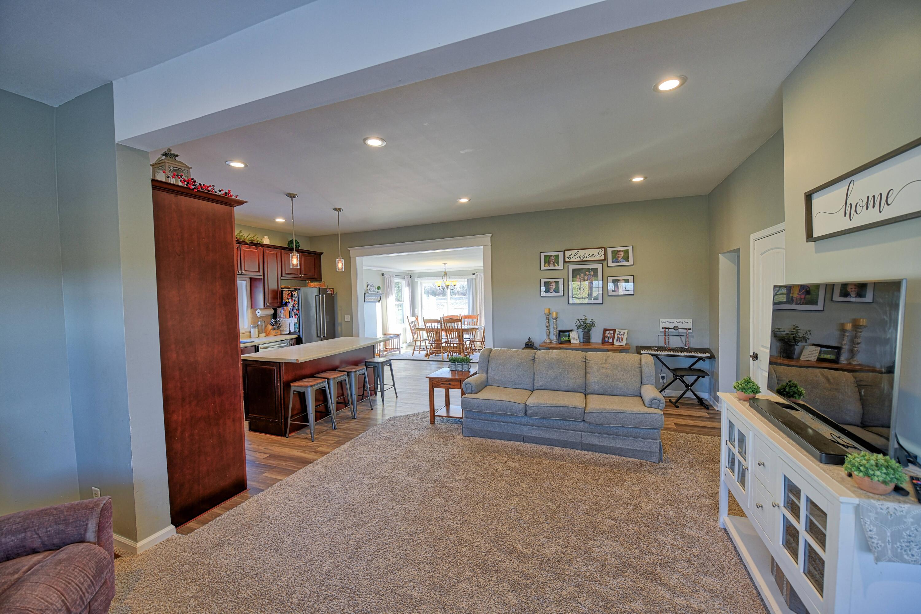 15085 Cutler Road Portland, MI 48875 - Photo 2 of 42 Living Room
