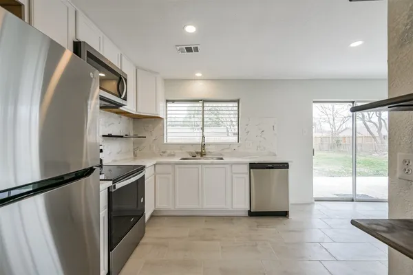 $2,200 | 2114 Shasta Drive, League City, TX 77565