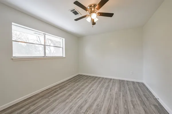 $2,200 | 2114 Shasta Drive, League City, TX 77565