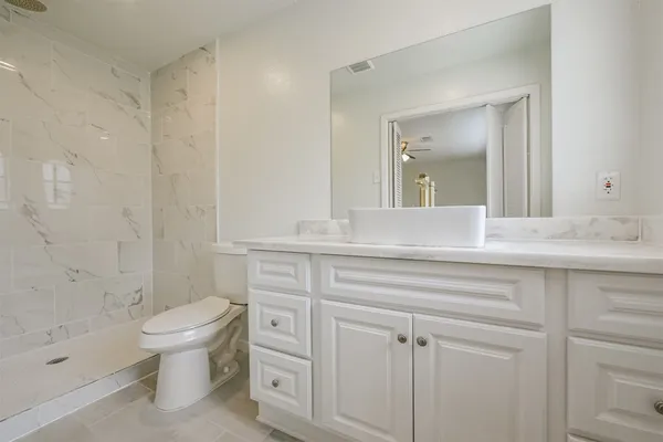 $2,200 | 2114 Shasta Drive, League City, TX 77565