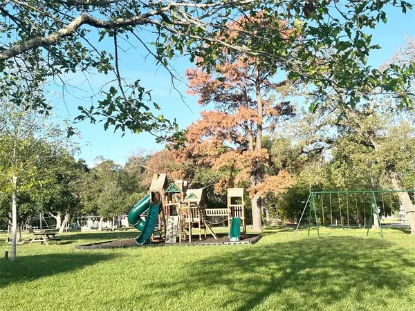 $2,200 | 2114 Shasta Drive, League City, TX 77565