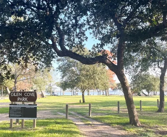 $2,200 | 2114 Shasta Drive, League City, TX 77565