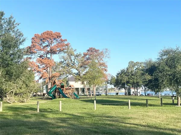 $2,200 | 2114 Shasta Drive, League City, TX 77565