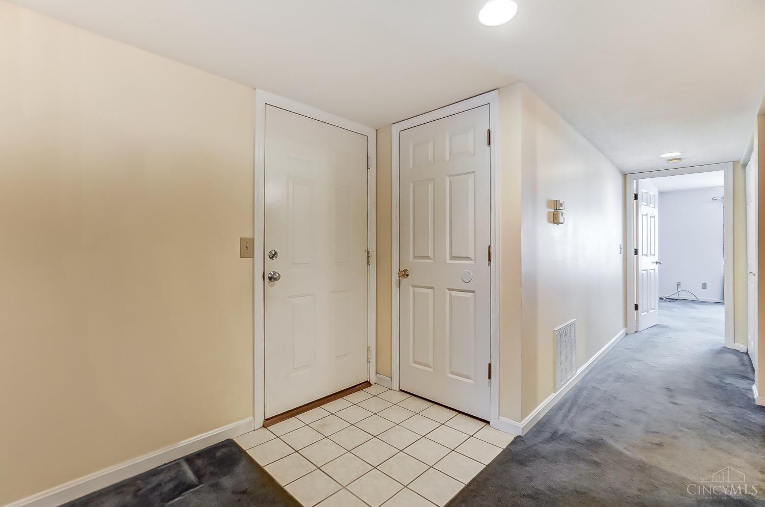 817 Neeb Road, Unit 1 Cincinnati, OH 45233 - Photo 4 of 22 Gallery Image 4