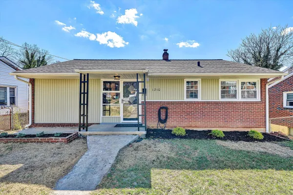 $295,000 | 1210 Howbert Avenue Southwest, Roanoke, VA 24015